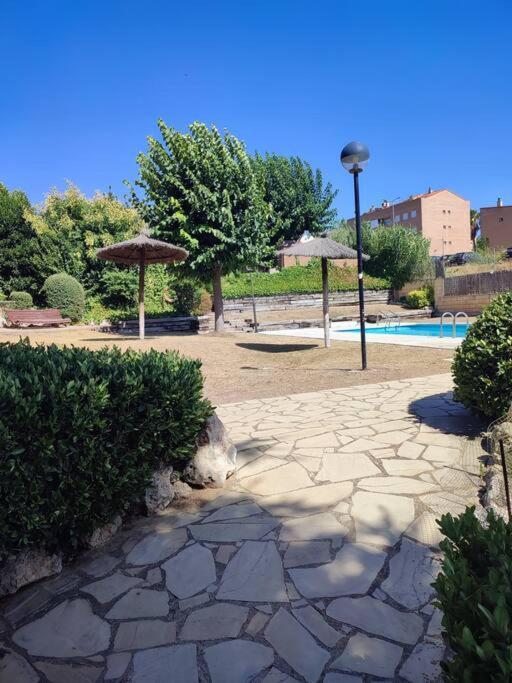 شقة Duplex Con Piscina En روبي المظهر الخارجي الصورة
