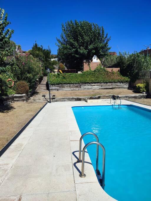 شقة Duplex Con Piscina En روبي المظهر الخارجي الصورة